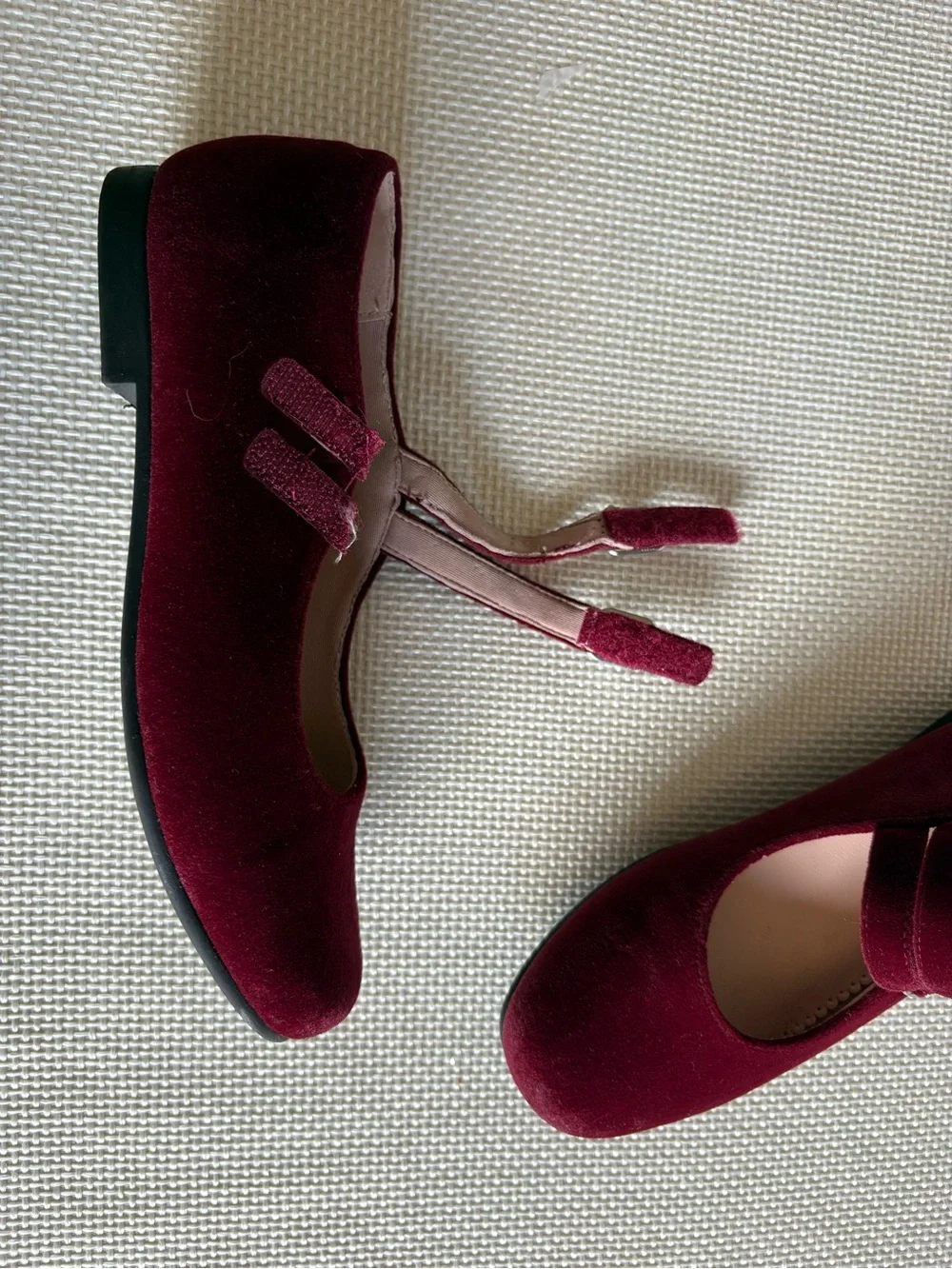 Christie & Jill Girls Size 3 Mary Jane Maroon Velvet Shoes Fancy Dress